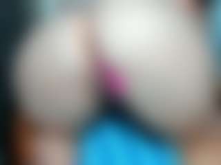 Live cam show with curvyjules - Green Eyes on liverealitysex.com