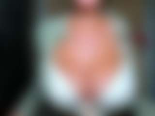 curvyjules's Live Sex Cam Show