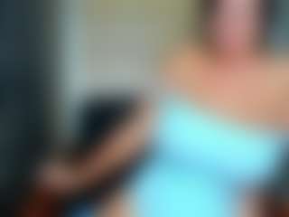 Live cam show with curvyjules - Gamer Mature on Camsoda