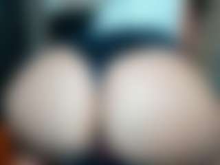 curvyjules's Live Sex Cam Show