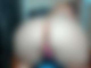 curvyjules's Live Sex Cam Show