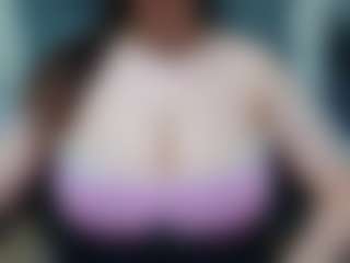 Live cam show with suecute - Office on nudelive.tv