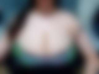 Live cam show with suecute - Thick on Hubzter Live