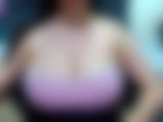 Live cam show with suecute - Office on madthumbs