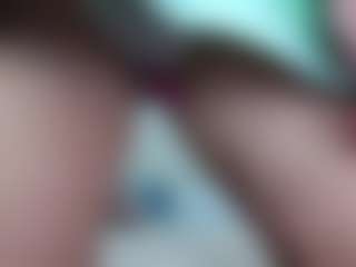April MILF webcam performer live streaming