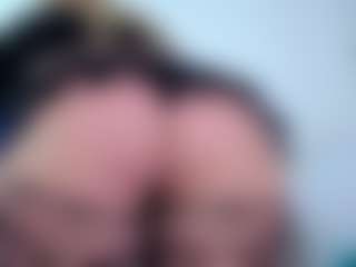 Live cam show with April - Thick on camwithhim.com