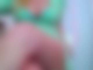 Live cam show with April - Average on Camsoda