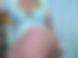 Live cam show with April - Thick on Milfs Live