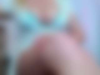 Live cam show with April - Thick on nudelive.tv