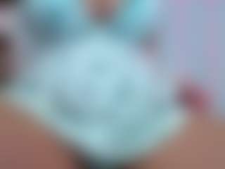 Live cam show with April - Average on Camsoda