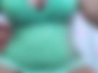 Live cam show with April - Mature on Camming Site