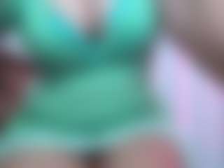 Live cam show with April - BBW on Camsoda