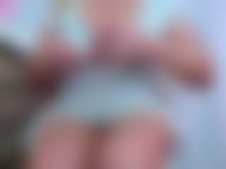 Live-Cam-Show mit April - Cosplay MILF auf Camsoda