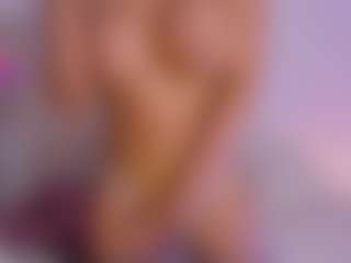 karol-2720 MILF webcam performer live streaming