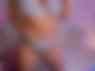 karol-2720 MILF webcam performer live streaming