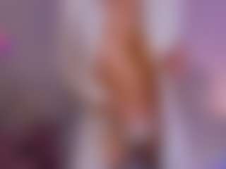 karol-2720 MILF webcam performer live streaming