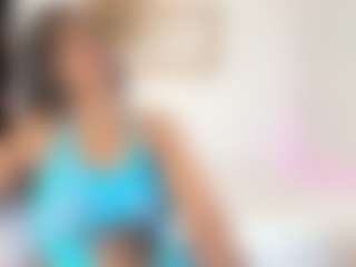 Karina MILF webcam performer live streaming
