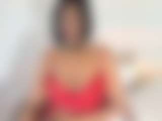 Karina MILF webcam performer live streaming