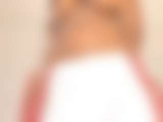 Live cam show with Karina - Ebony MILF on Milfs Live