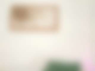 Karina MILF webcam performer live streaming