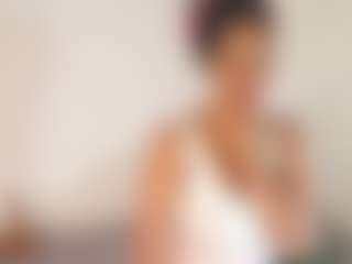 Karina MILF webcam performer live streaming