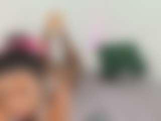 Live cam show with Karina - Ebony MILF on crypto-cams