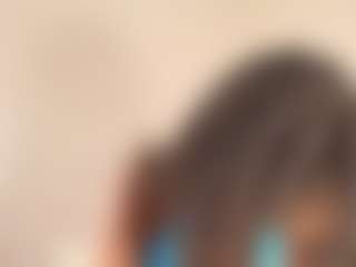 Live cam show with Karina - Black MILF on camtv