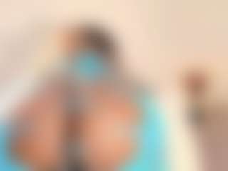 Karina MILF webcam performer live streaming