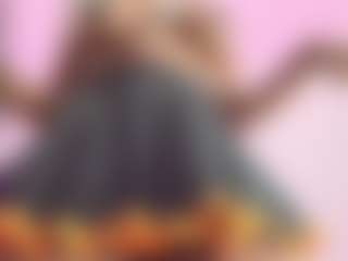 Karina MILF webcam performer live streaming