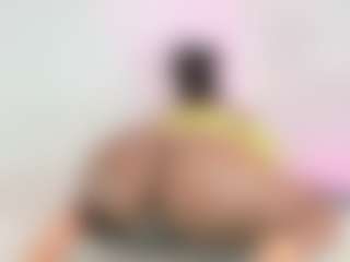 Live cam show with Karina - Ebony MILF on Soda Cam