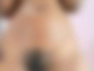 Karina MILF webcam performer live streaming