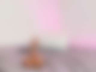 Karina MILF webcam performer live streaming