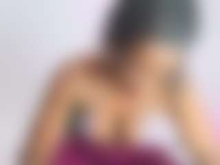 Karina MILF webcam performer live streaming