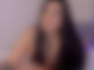 Live cam show with laravillalobos - Athletic on crypto-cams