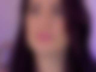 Live cam show with laravillalobos - Bikini on Soda Cam