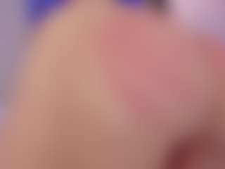 Live cam show with laravillalobos - Swallow on Fit Hotties