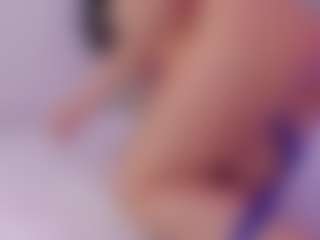 Live cam show with laravillalobos - Swallow on Free Soda