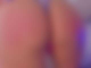 Live cam show with laravillalobos - Bedroom on fapnchat