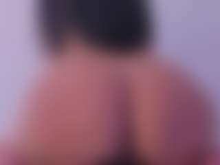 Live cam show with laravillalobos - Athletic MILF on Stripli.com