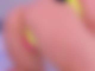 Live cam show with laravillalobos - Shaved Pussy MILF on WildCum