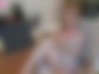 mirelasilver MILF webcam performer live streaming
