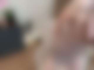 Live cam show with mirelasilver - Fingering MILF on StripNow