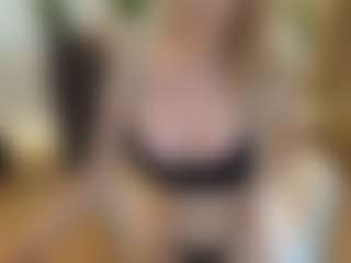 mirelasilver's Live Sex Cam Show