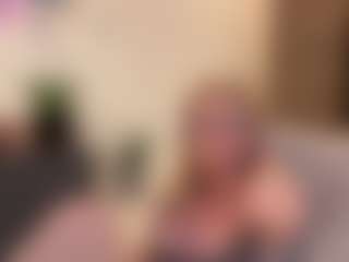 Live cam show with mirelasilver - Normal on Camsoda