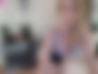 Live cam show with mirelasilver - Fingering MILF on liverealitysex.com
