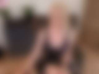 Live cam show with mirelasilver - Green Eyes on xblisslive.com