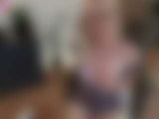 Live cam show with mirelasilver - Blonde Hair MILF on Camsoda