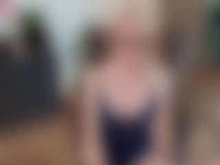 mirelasilver's Live Sex Cam Show