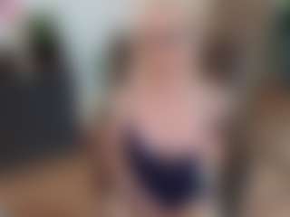 mirelasilver's Live Sex Cam Show