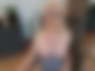 mirelasilver's Live Sex Cam Show
